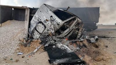 احتراق جثتين داخل ملاكى اصطدمت بعمود نور بالقصير
