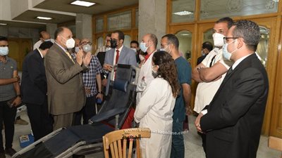 محافظ أسيوط يشهد انطلاق حملة للتبرع بالدم ضمن فاعليات الاحتفال باليوم العالمي للتبرع بالدم