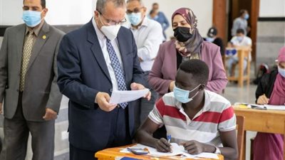 إنطلاق إمتحانات الفصل الدراسى الثانى فى جامعة السويس.. بالصور