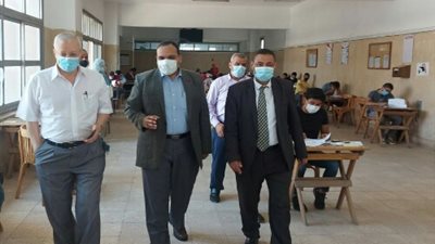 نائب رئيس جامعة بنها لشئون التعليم والطلاب يتفقد سير الامتحانات بكلية الهندسة