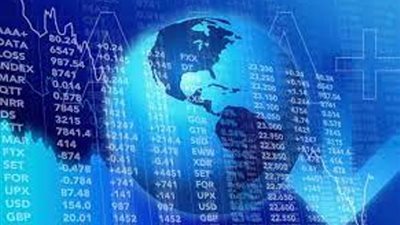أسواق الأسهم العالمية تقترب من مستويات قياسية وسط قفزة أسعار النفط