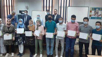 محافظ كفر الشيخ يهنئ الطلاب الفائزين بالمراكز الأولى جمهوري في مسابقة آيسف للعلوم والهندسة