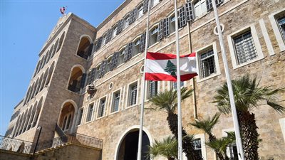 سبب انقطاع الإنترنت.. لبنان يواجه شبح العزلة عن العالم