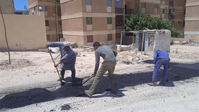 استكمال اعمال الرصف بعلم الروم ومحور علي حميدة بمطروح