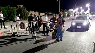 ضبط دراجات مخالفة وسحب ٤٥ رخصة قيادة فى حملة مرورية بالخارجة