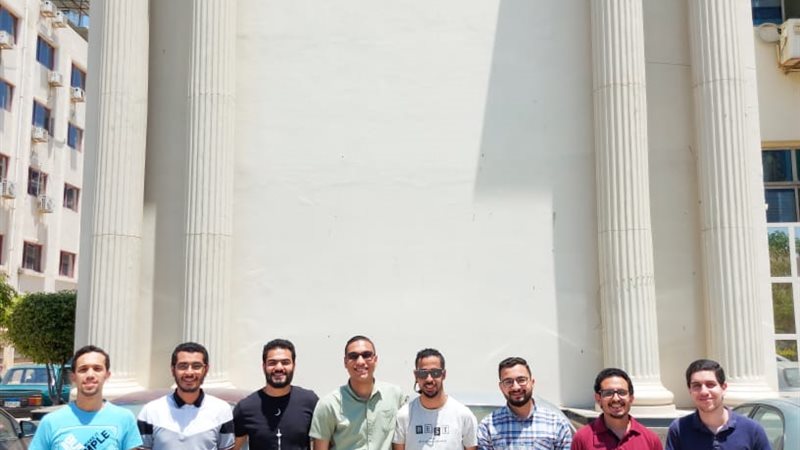 الطلاب مبتكروا النظارة