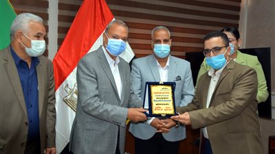 المحافظ يكرم منتخب القليوبية لكرة السلة للصم الفائز بالمركز الأول على مستوى الجمهورية
