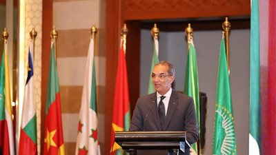 الاتصالات : اتجاه عالمى لاستخدام الذكاء الاصطناعى فى مجال العدالة الجنائية