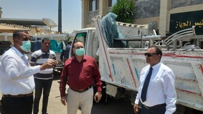 رئيس جهاز الشروق يقود حملة مكبرة على المجمعات التجارية يحرر 15 محضر.. بالصور