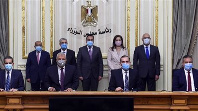 رئيس الوزراء يشهد مراسم تخصيص اراضى للزراعة بمحافظة الوادي الجديد