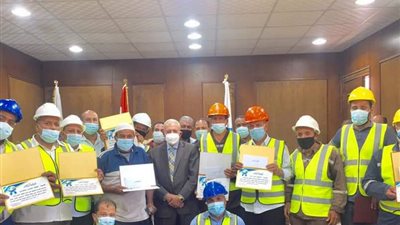 تكريم العامل المثالي بمياه القليوبية