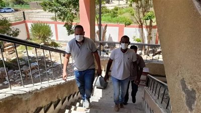 رئيس مركز الطود جنوب الأقصر يتفقد اعمال صيانة مدرسة وإنارة عدد من الشوارع بكنشية النوبة