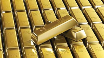 الذهب يتراجع لأقل سعر هذا العام