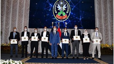 حصول طلاب حاسبات عين شمس على المركز الأول فى المسابقة البحثية للجامعات المصرية