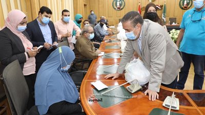 محافـظ المنوفية : صرف مساعدات مالية ومواد غذائية لدعم الأسر الأولى بالرعاية ..صور