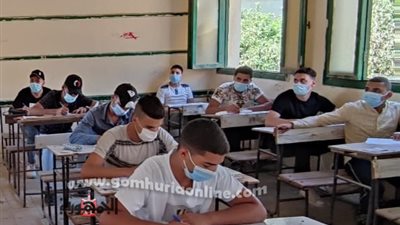 إمتحانات اليوم الخامس للدبلومات الفنية .. اللوائح و الاوراق المالية صعبة .. النحل وديدان الحرير سهل ممتنع.. صــــــور