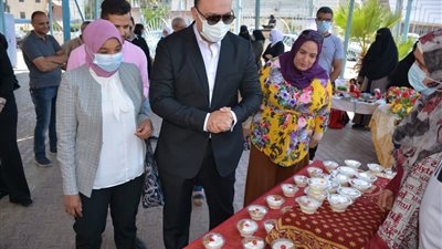 الشيخ افتتح معرض المشغولات اليدويه والصغيرة بمكتبة مصر العامة بالمنصورة.