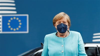 القمة الأوروبية تتفق على تقديم 3 مليارات يورو لتركيا لحل قضية المهاجرين