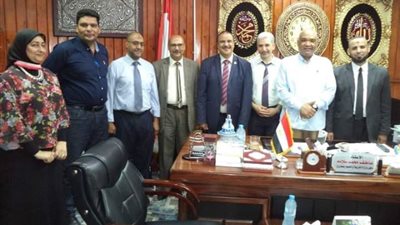 وكيل وزارة تعليم مطروح يلتقى لجنة المتابعة الوزارية.. بالصور