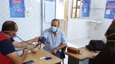 رئيس مدينة القصير يتلقى لقاح كورونا المستجد
