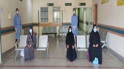 تعافي وخروج 3 حالات كورونا من مستشفى قفط التعليمى بقنا