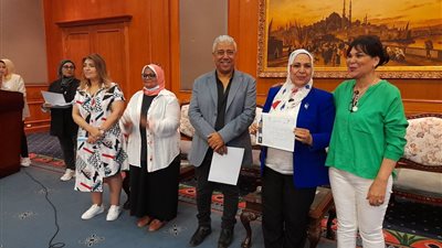 منتدي نوت بمهرجان أسوان لافلام المرأة يكرم سهير المصري