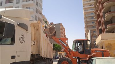 رئيس مدينة مرسي مطروح رفع أكثر من 100 الف طن قمامة وضبط بناء لعقار مخالف فجرا