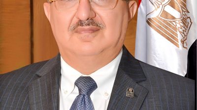 رئيس جامعة أسيوط يهنيء الرئيس السيسى بالذكرى الثامنة لثورة ٣٠ يونيو
