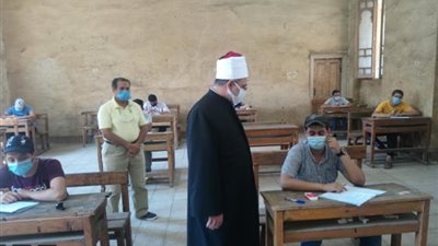 *في ختام الأسبوع الثاني.. رئيس قطاع المعاهد يتفقد لجان امتحانات الثانوية الأزهرية بالغربية