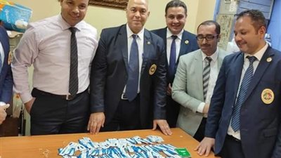 ضبط ٩٥٠ تذكرة هيروين حول جسد راكبة امريكية بمكار شرم الشيخ
