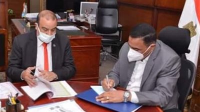 محافظ مطروح يوافق علي وقف العمل بالتناوب والاجازات الاستثنائية للعاملين بالتعليم