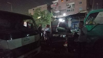 حى البساتين يغلق محلات مخالفة ويزيل السيارات المتروكة بشرق وغرب السكة الحديد