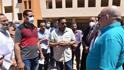 جولة ميدانية لمحافظ مطروح لمتابعة سير المشروعات التعليمية الجارية بالمحافظة