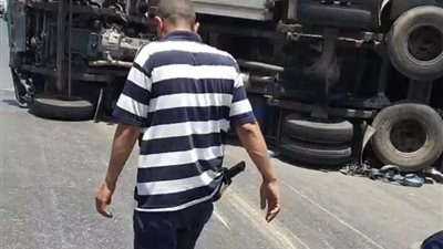إصابة 9 في اصطدام وانقلاب سيارتين بطريق المنصورة دمياط الشرقي