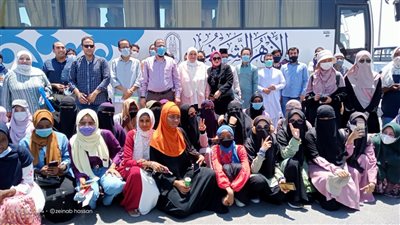 الطلاب الوافدون في زيارة تثقيفية لجناح الأزهر الشريف بمعرض القاهرة الدولي للكتاب