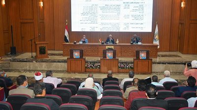 محافظ جنوب سيناء يترأس اجتماع المتابعة الدوري الأسبوعي بالديوان العام