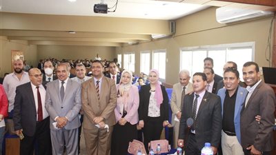 المخرج احمد اسماعيل يتبني تنفيذ ٣ مشروعات تخرج لقسم العلاقات العامة بإعلام الأزهر