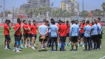 موسيمانى يعقد جلسة مع لاعبى الاهلى