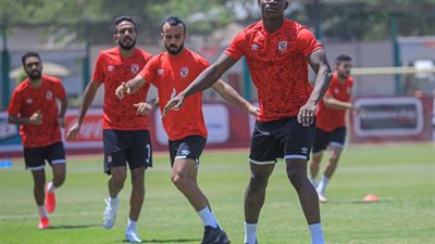موسيمانى يكتفى بتدريبات خفيفة للاعبى الاهلى صباح اليوم