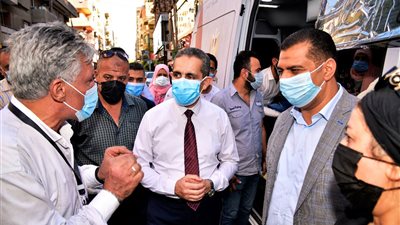 محافظ الغربية يشهد إصدار أول رخصة من المركز التكنولوجي المتنقل-صور