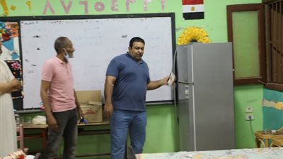 وكيل تعليم المحافظة يتفقد استراحات الثانوية العامة بالخارجة.صور