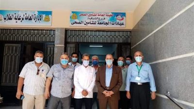 مدير التأمين الصحى يطمئن على التشغيل التجريبى لأول عيادة تأمين بمقر جامعة الزقازيق صور