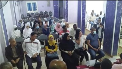 تكريم أوائل الشهادة الإعدادية بإدارة قفط التعليمية في قنا