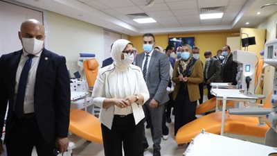 وزيرة الصحة تتفقد مركز تجميع البلازما بالعباسية لمتابعة الاستعدادت النهائية