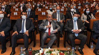 وزير الإنتاج الحربي يؤكد: توجيه من الرئيس السيسي بالتعاون مع القطاع الخاص بكافة الأشكال