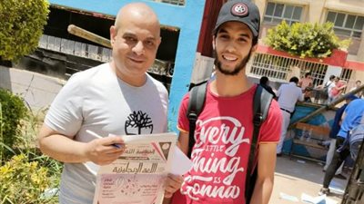 الحزن السمة السائدة على طلاب العلمى من الجبر والهندسة الفراغية