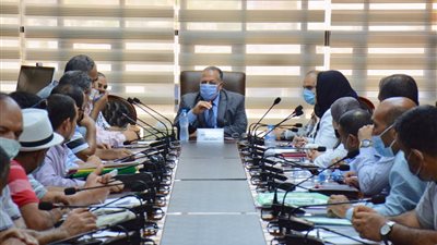 إنهاء وتسليم 3921 من عقود التقنين للمواطنين واضعي اليد بالدقهلية