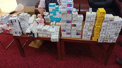 مصادرة ٦٧١ عبوة دواء داخل مركز طبى بقنا
