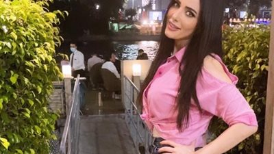 القاهرة ونيلها .. ندى عادل تبهر متابعيها بإطلالة رقيقة