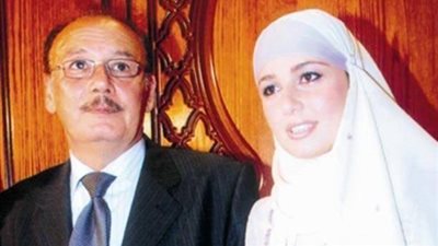 والد حلا شيحة يبكى على الهواء 